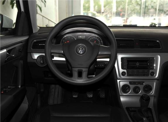 朗行 2015款 230TSI 手动舒适版 中控类   驾驶位