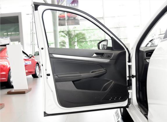 朗行 2015款 230TSI DSG舒适版 车厢座椅   前门板