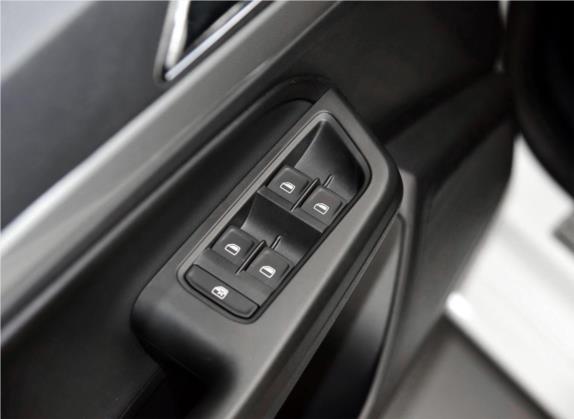 朗行 2015款 230TSI DSG舒适版 车厢座椅   门窗控制