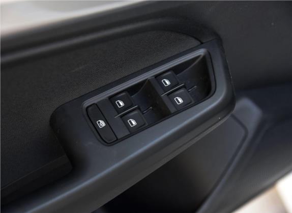 朗行 2017款 1.6L 自动风尚版 车厢座椅   门窗控制