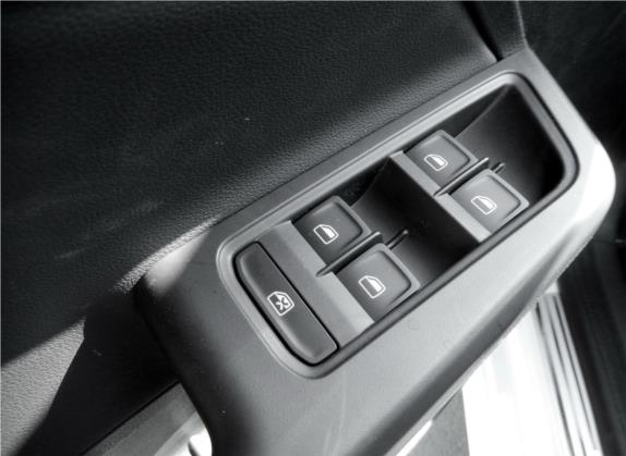 朗行 2017款 1.6L 手动舒适版 车厢座椅   门窗控制
