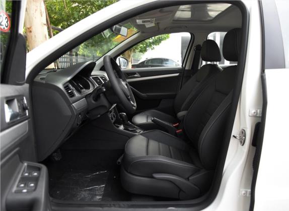 朗行 2017款 180TSI DSG舒适版 车厢座椅   前排空间