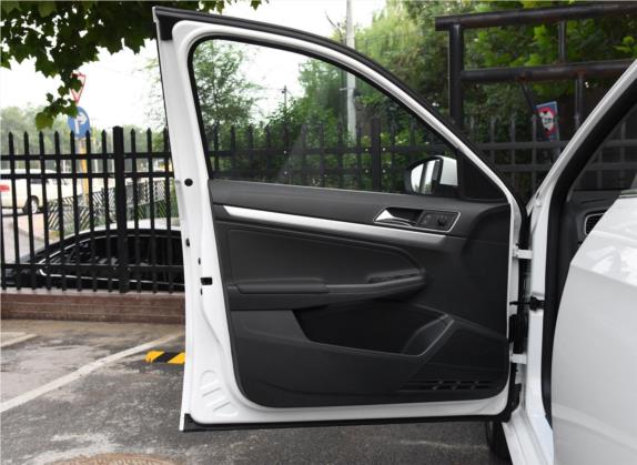 朗行 2017款 180TSI DSG舒适版 车厢座椅   前门板