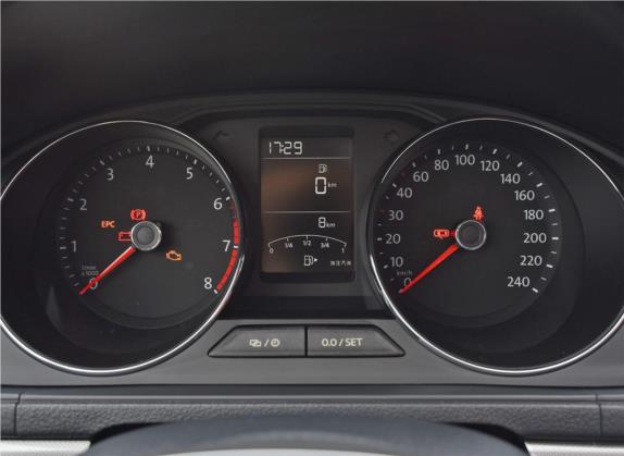 朗行 2017款 230TSI 手动舒适版 中控类   仪表盘