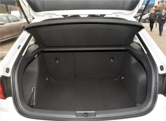 朗行 2017款 230TSI DSG舒适版 车厢座椅   前门板
