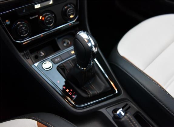 朗境 2016款 230TSI DSG豪华版 中控类   挡把