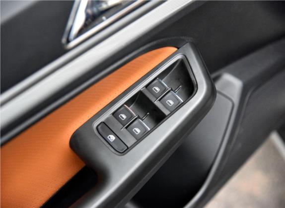 朗境 2016款 230TSI DSG豪华版 车厢座椅   门窗控制