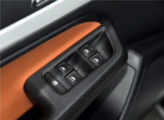 朗境 2016款 230TSI DSG舒适版 车厢座椅   门窗控制