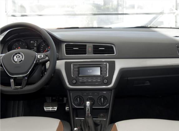 朗境 2016款 1.6L 自动舒适版 中控类   中控台
