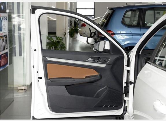 朗境 2016款 1.6L 自动豪华版 车厢座椅   前门板