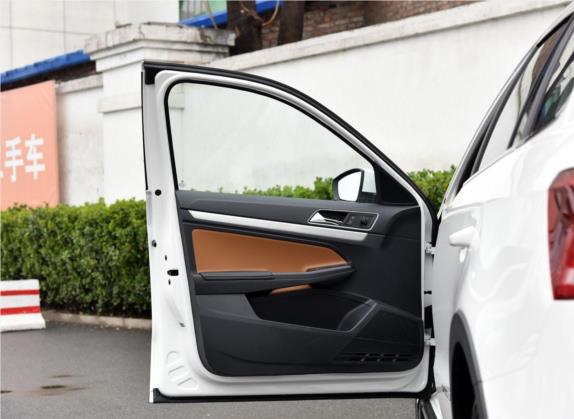 朗境 2017款 1.6L 自动舒适版 车厢座椅   前门板