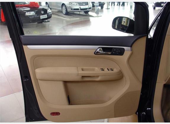 途安 2006款 2.0L 舒适自动5座 车厢座椅   前门板