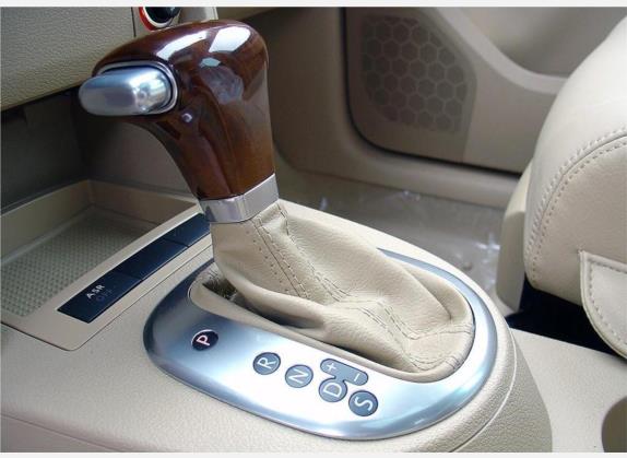 途安 2006款 1.8T 豪华自动5座 中控类   挡把