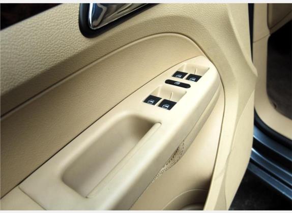 途安 2008款 1.8T 智尊版自动5座 车厢座椅   门窗控制