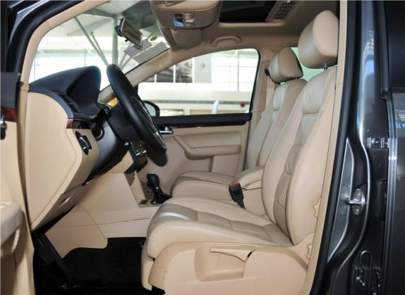 途安 2011款 1.4T DSG智臻版7座 车厢座椅   前排空间