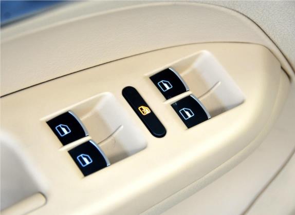 途安 2011款 1.4T DSG智臻版7座 车厢座椅   门窗控制