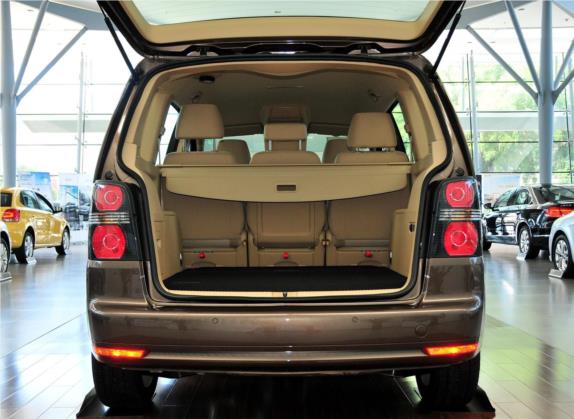 途安 2011款 1.4T 手动智尚版5座 车厢座椅   后备厢