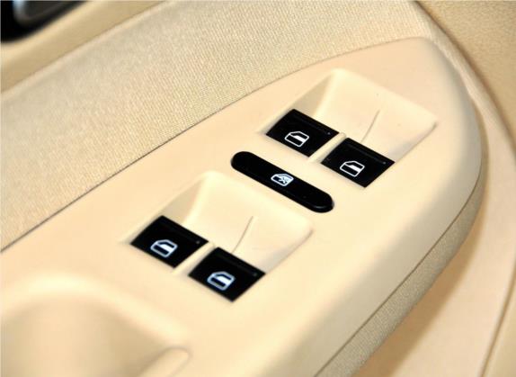 途安 2011款 1.4T 手动智尚版5座 车厢座椅   门窗控制
