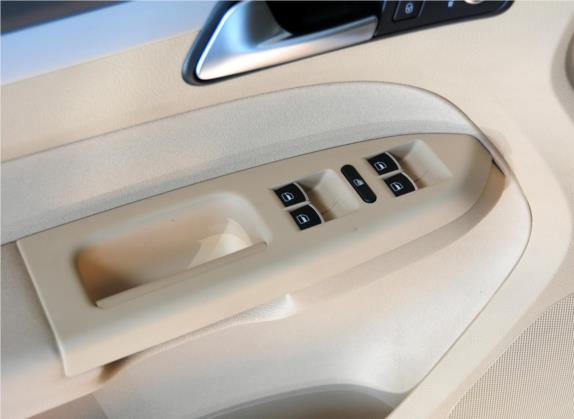 途安 2011款 1.4T DSG智雅版5座 车厢座椅   门窗控制