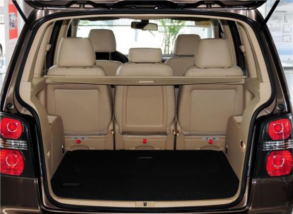 途安 2013款 1.4T 手动舒适版5座 车厢座椅   后备厢