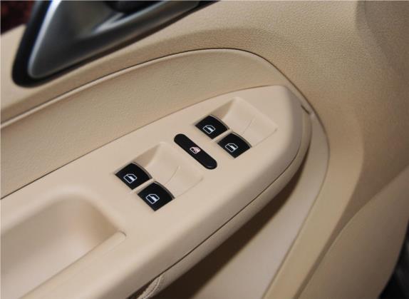 途安 2013款 1.4T 手动舒适版5座 车厢座椅   门窗控制