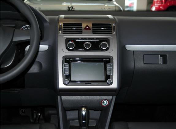 途安 2013款 1.4T DSG舒适版5座 中控类   中控台