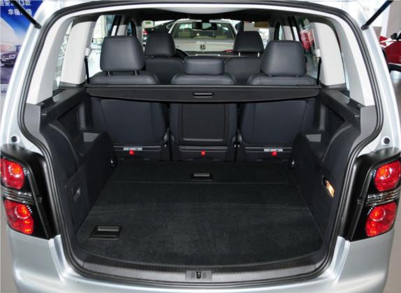 途安 2013款 1.4T DSG舒适版5座 车厢座椅   后备厢