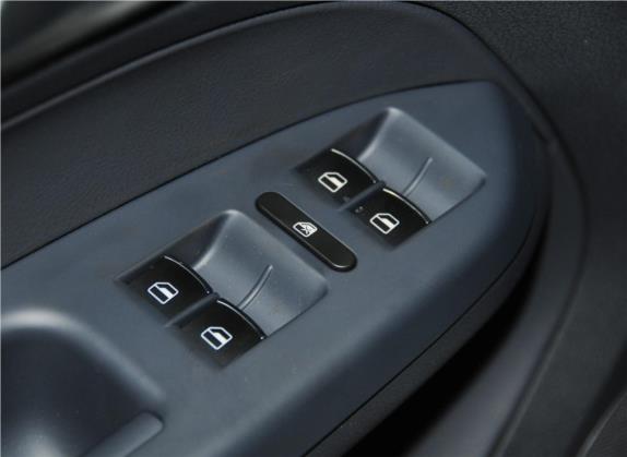 途安 2013款 1.4T DSG舒适版5座 车厢座椅   门窗控制