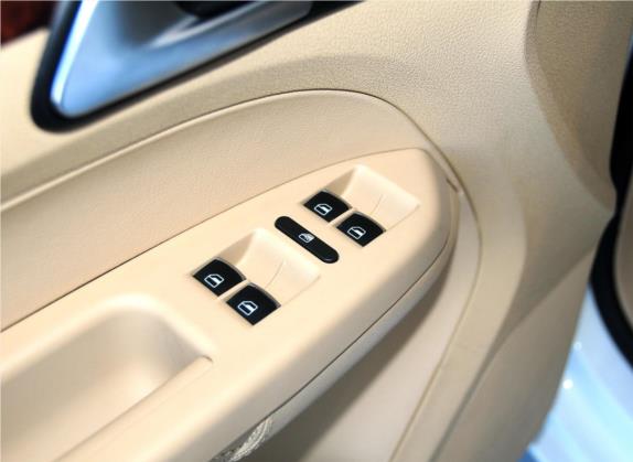 途安 2013款 1.4T DSG睿智版5座 车厢座椅   门窗控制