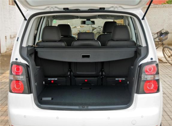 途安 2014款 1.4T DSG 30周年纪念版 车厢座椅   后备厢