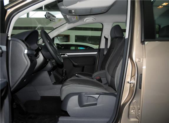 途安 2015款 1.4T 手动风尚版5座 车厢座椅   前排空间