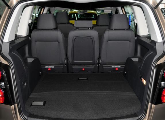 途安 2015款 1.4T 手动风尚版5座 车厢座椅   后备厢