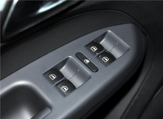途安 2015款 1.4T 手动舒适版5座 车厢座椅   门窗控制