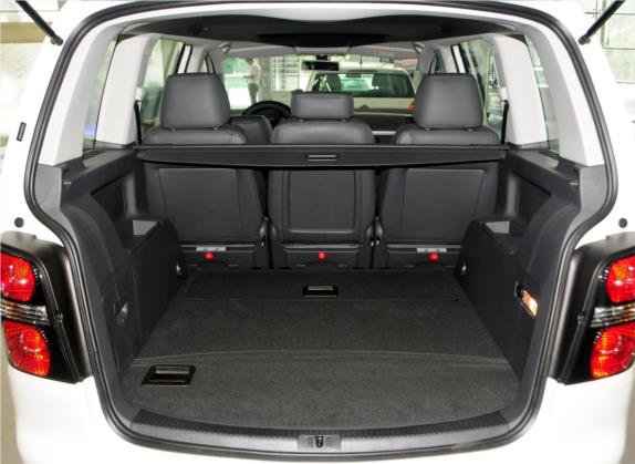 途安 2015款 1.4T DSG舒适版5座 车厢座椅   后备厢