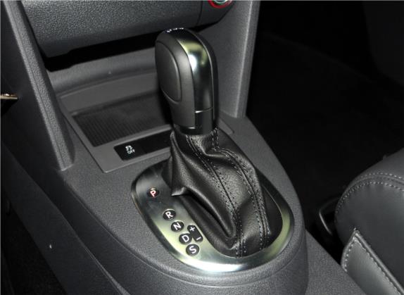 途安 2015款 1.4T DSG舒适版5座 中控类   挡把