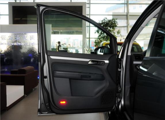 途安 2015款 1.4T DSG豪华版5座 车厢座椅   前门板