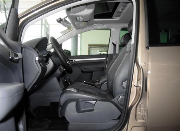 途安 2015款 1.4T DSG旗舰版5座 车厢座椅   前排空间