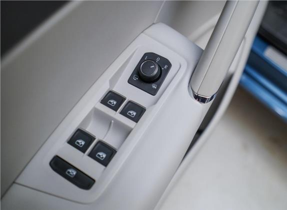 途安 2016款 途安L 330TSI DSG豪华版 车厢座椅   门窗控制