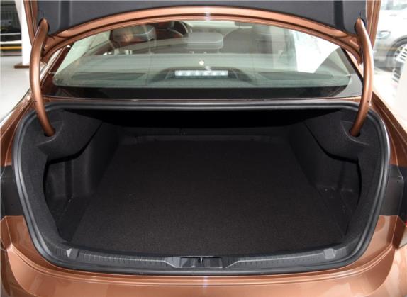 凌渡 2015款 280TSI DSG舒适版 车厢座椅   后备厢