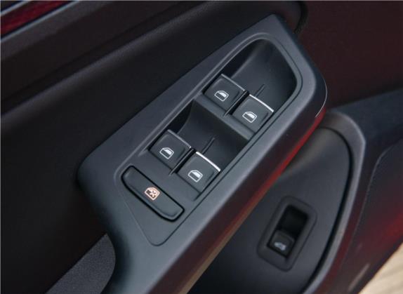 凌渡 2017款 2.0T GTS 车厢座椅   门窗控制