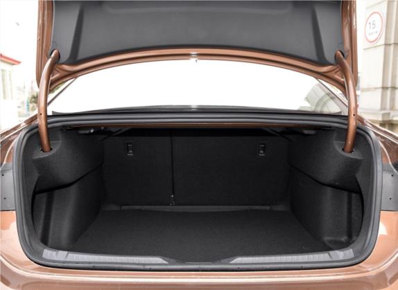 凌渡 2018款 280TSI 手动舒适版 车厢座椅   后备厢
