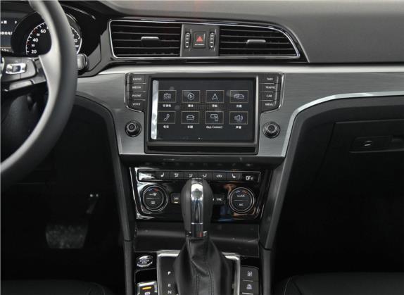 凌渡 2018款 280TSI DSG豪华版 中控类   中控台