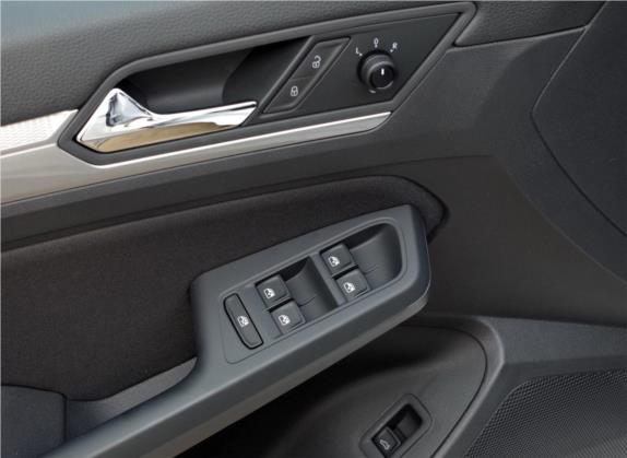 凌渡 2019款 230TSI 手动风尚版 国V 车厢座椅   门窗控制