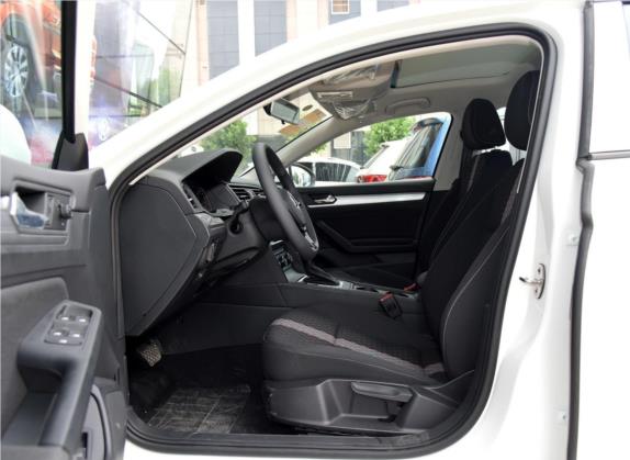 凌渡 2019款 230TSI DSG风尚版 国VI 车厢座椅   前排空间