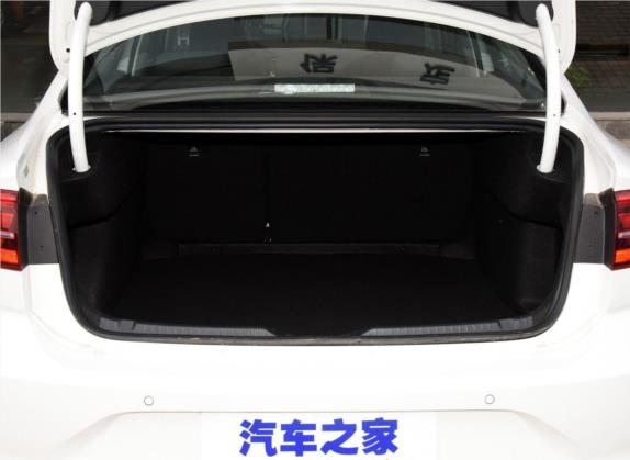凌渡 2019款 230TSI DSG风尚版 国VI 车厢座椅   后备厢
