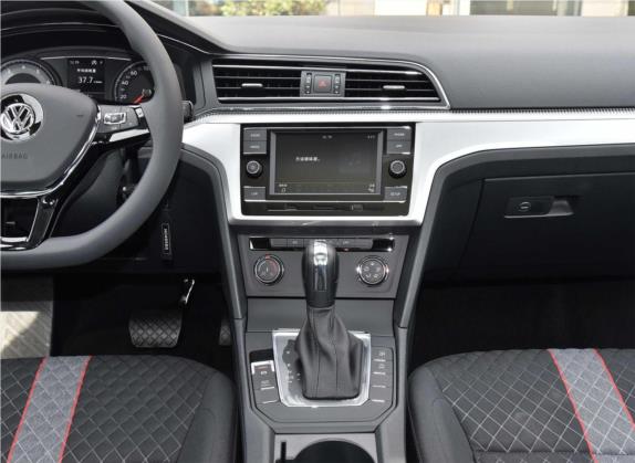 凌渡 2019款 230TSI DSG视野版 国V 中控类   中控台