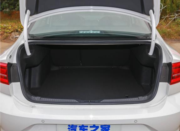 凌渡 2021款 280TSI DSG舒适版 车厢座椅   后备厢