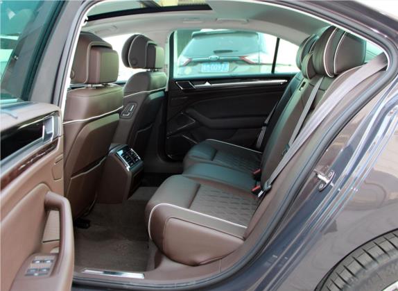 辉昂 2016款 480 V6 四驱行政版 车厢座椅   后排空间