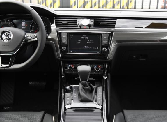 辉昂 2018款 380TSI 两驱旗舰版 中控类   中控台