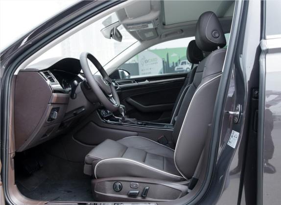 辉昂 2018款 480 V6 四驱豪华版 车厢座椅   前排空间